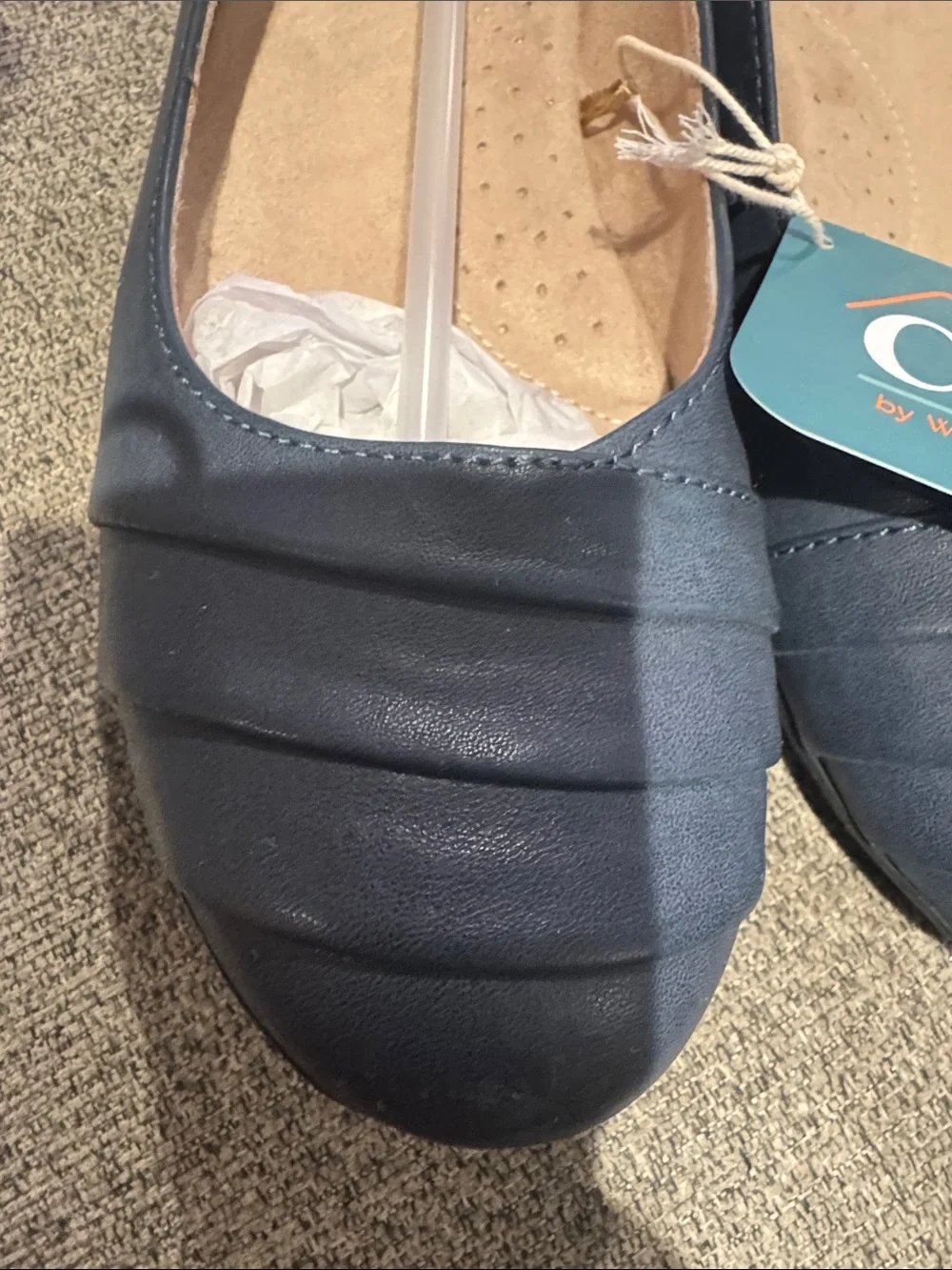 Cliffs by WHITE MOUNTAIN Navy Pleated Slip-On Ballet Flats - Picture 2 of 12